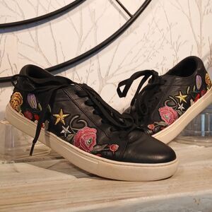 Kenneth-Cole Women's Floral Embroidered Leather Sneakers (Size 7.5M)